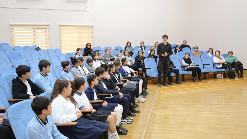 Uşaq Səfirlər Məclisinə seçilən şagirdlərlə görüş baş tutub