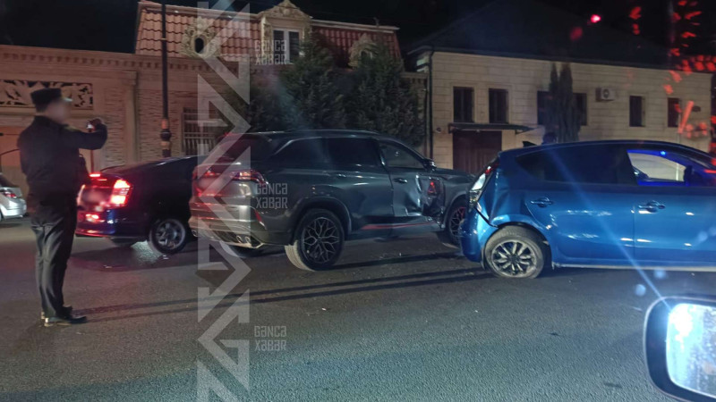 İki avtomobil bir birinə çarpılıb