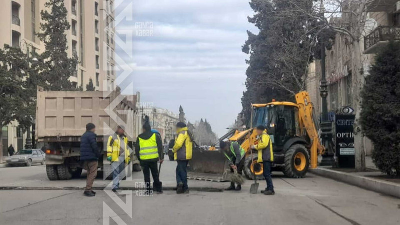 Yolun yararsız hala düşmüş hissələri təmir edilir