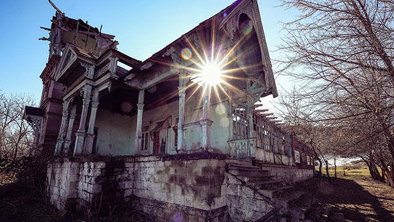 İki əsr yaşı olan binalar qəzalı vəziyyətdədir