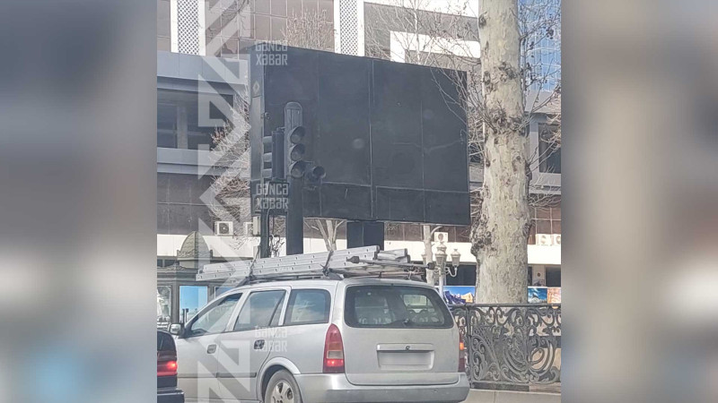 Şəhərin mərkəzində avtomobillərin idarə edilməsi çətinləşib