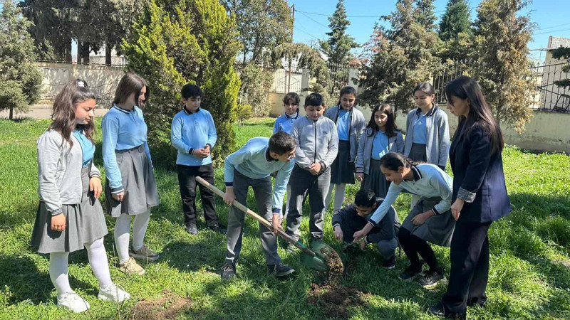 Məktəblilərin iştirakı ilə ekologiya ilə bağlı tədbirlər keçirilib
