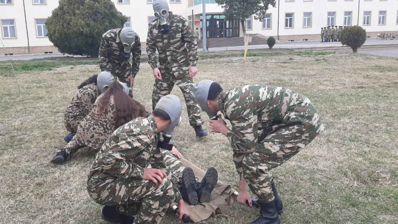 Məktəblilər hərbi idman oyununda iştirak ediblər