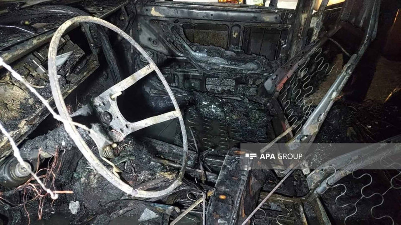 Nəqliyyat vasitəsi anidən alışıb