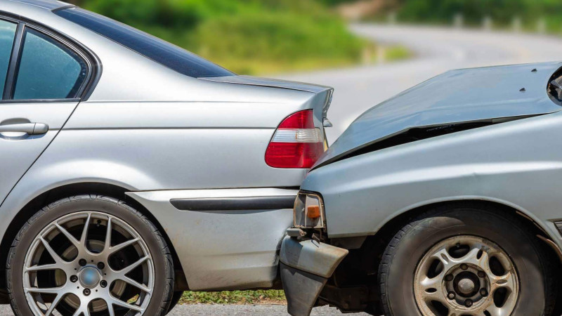 İki avtomobil toqquşub: xəsarət alanlar var