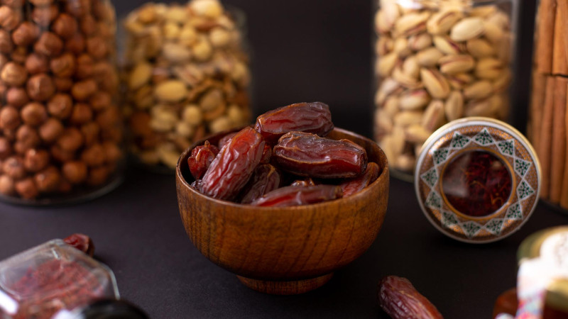 Xüsusilə orucluqda süfrələrin bəzəyi olan xurmanın faydaları