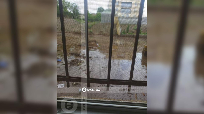 Süni göl daşan zaman su basan evlər baxımsız haldadır