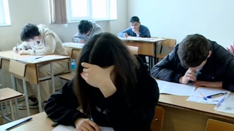Məzunlar üçün buraxılış imtahanı keçirilib