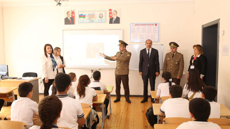 Məktəblilər mülki müdafiə təlimində iştirak ediblər