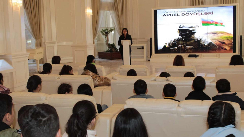 “2 Aprel - böyük zəfərin başlanğıcı mövzusunda tədbir keçirilib