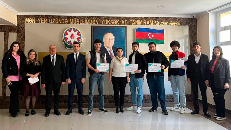 Gənclər biliklərini intellektual yarışda sınayıblar