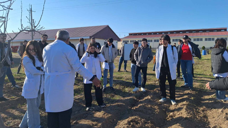 ADAU-da dərslərin biri tədris-təcrübə təsərrüfatında baş tutub