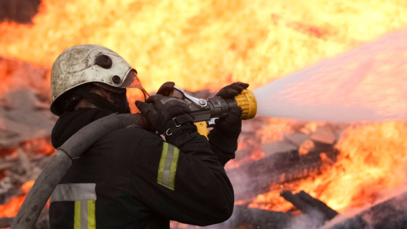 Bazar ərazisində yanğın olub