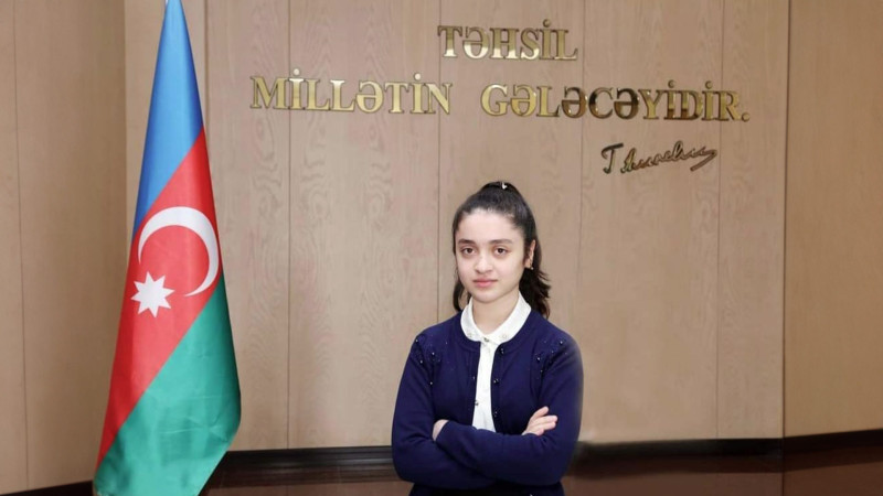 Gənc qız buraxılış imtahanında yüksək nəticə əldə edib
