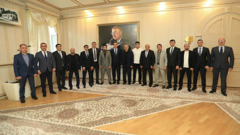 İcra başçısı Yay Olimpiya Oyunlarına lisenziya qazanan idmançılarla görüşüb