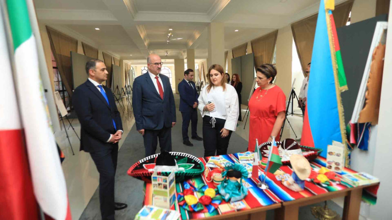 “Gəncə Meksikanı kəşf edir!” adlı sərgi təşkil olunub