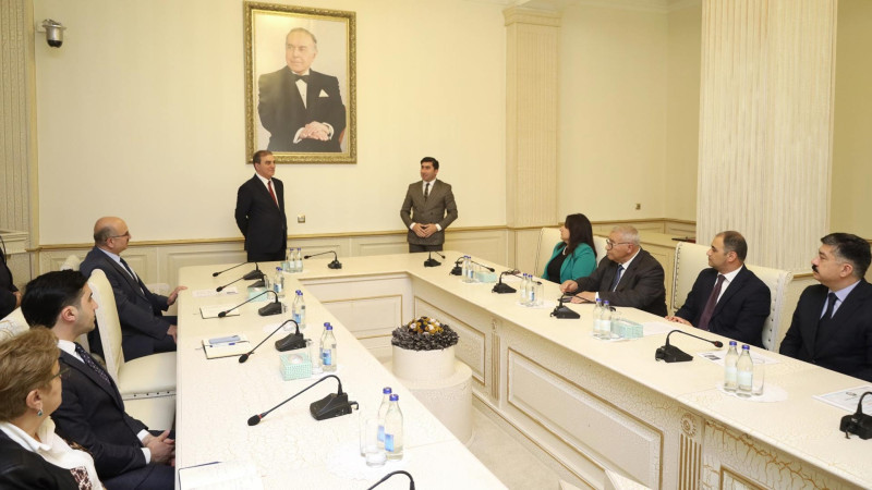 Bir qrup ziyalı təltif olunub