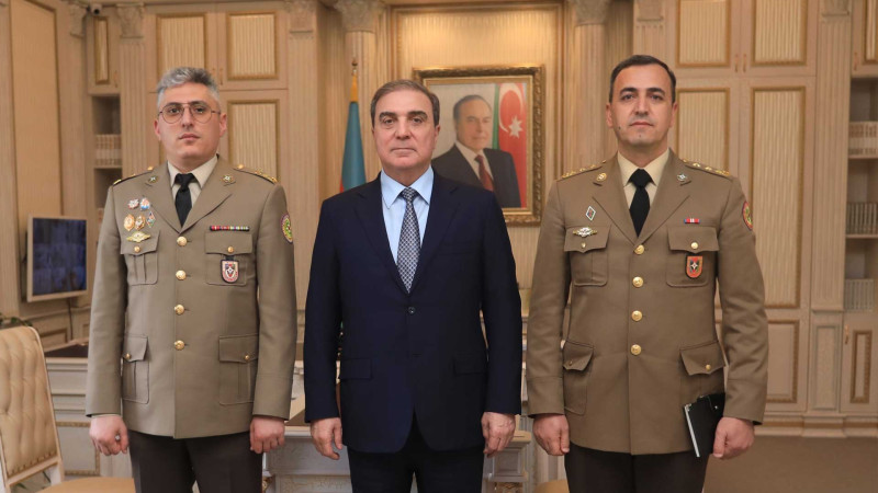 Niyazi Bayramov polkovnik-leytenantlarla görüşüb