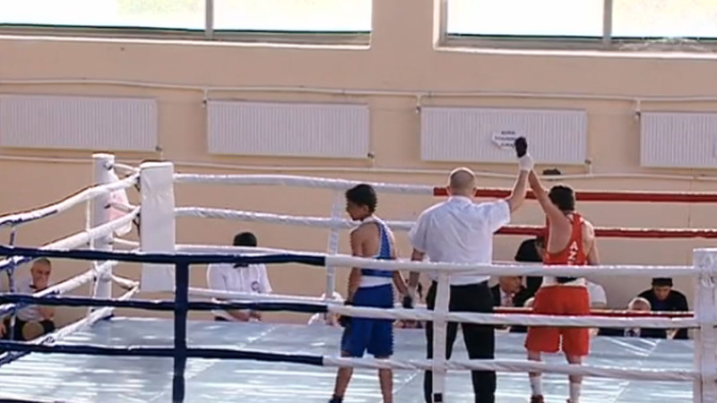 Boks üzrə zona birinciliyi baş tutub