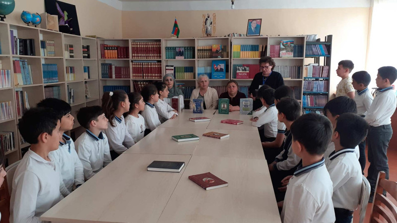 “Mədəni irsin sənədli mənbəyi kitablar” adlı xülasə keçirilib