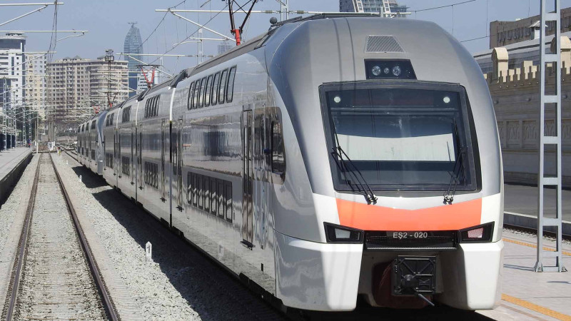 Bakı-Ağstafa-Bakı sürət qatarı yolda qalıb