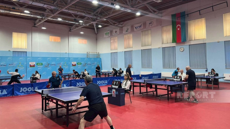 Veteran stolüstü tennisçilərimiz yarışda iştirak edirlər