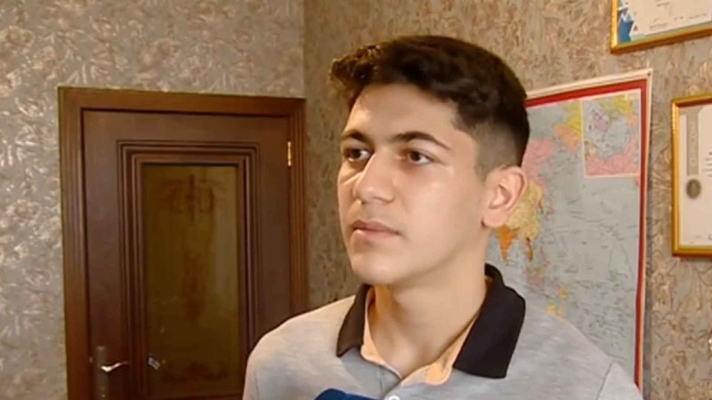 Maksimal bal toplayan şagirdin nənəsi: “Emil heç bir hazırlığa getməyib”