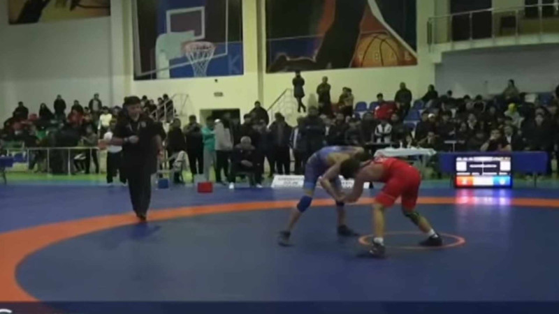 Güləşçilərimiz paytaxtdan medalla dönüblər