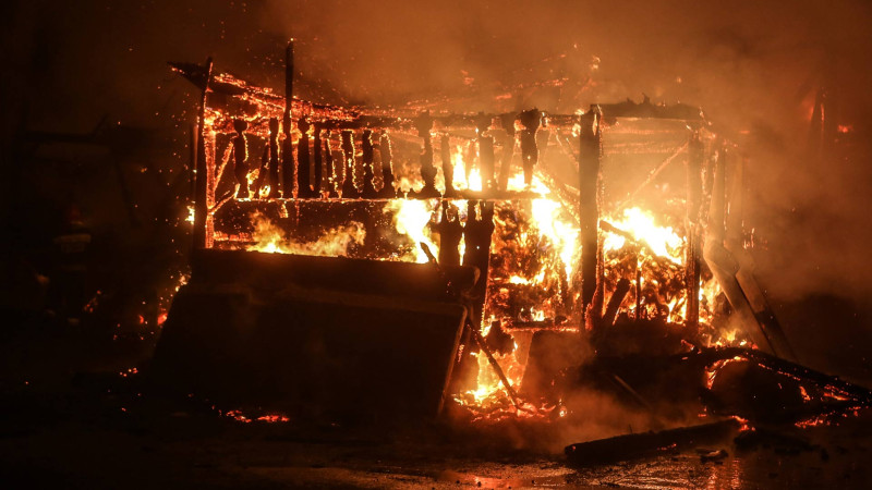 30 kvadratmetr olan köməkçi tikili yanıb