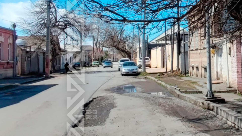 Şəhərin bir sıra yollarında çöküntülər əmələ gəlib