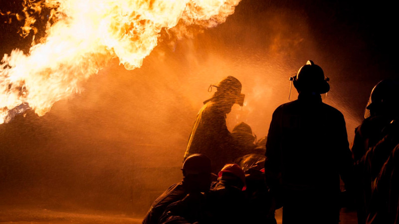 Tikinti gedən evdə yanğın olub