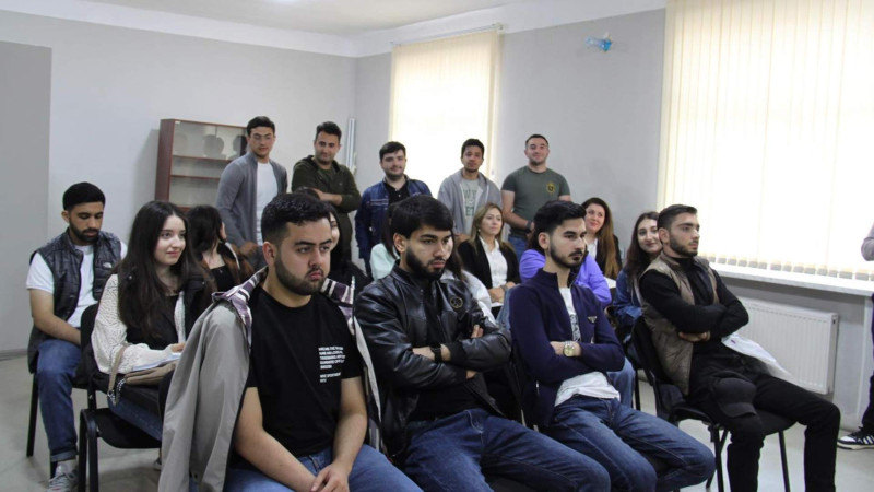 Tələbələrə 3D printerlə işləmə qaydaları öyrədilib