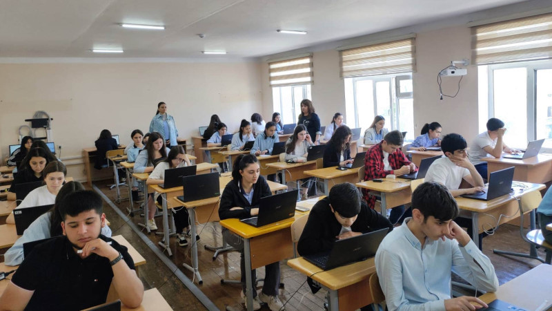 Şagirdlər “PISA 2025”in sınaq imtahanında iştirak ediblər