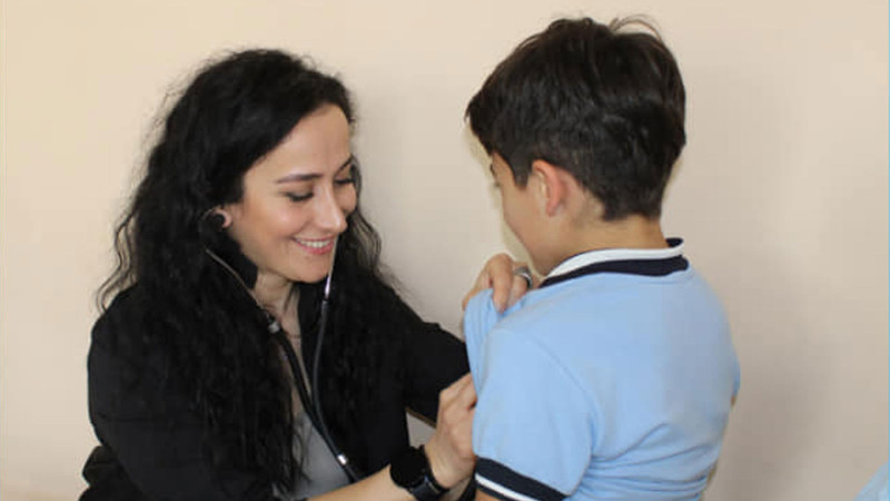 Məktəblərin birində şagirdlər müayinə olunublar