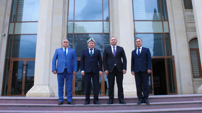 Qırğızıstanın Azərbaycandakı səfiri Aqrar Universitetdə olub