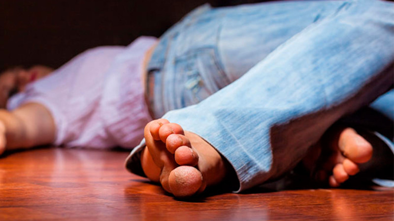 Bağlı qapı arxasında qalan şəxs halsız vəziyyətdə tapılıb