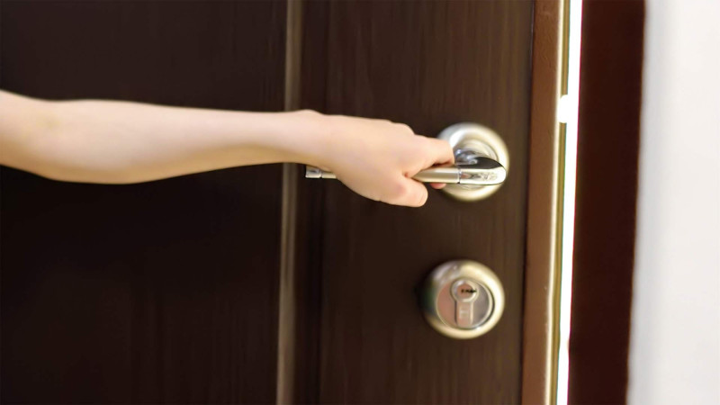 Nəzarətsiz qalan iki uşaq xilas edilib