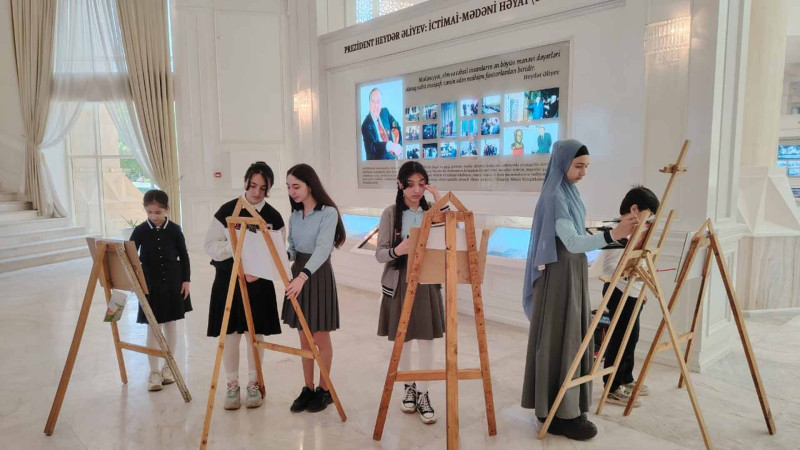 Heydər Əliyev Mərkəzində rəsm sərgisi keçirilib