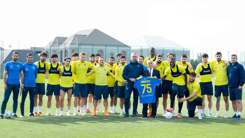 Veteran futbolçu Vahid Abbasov klubumuzun heyəti ilə görüşüb
