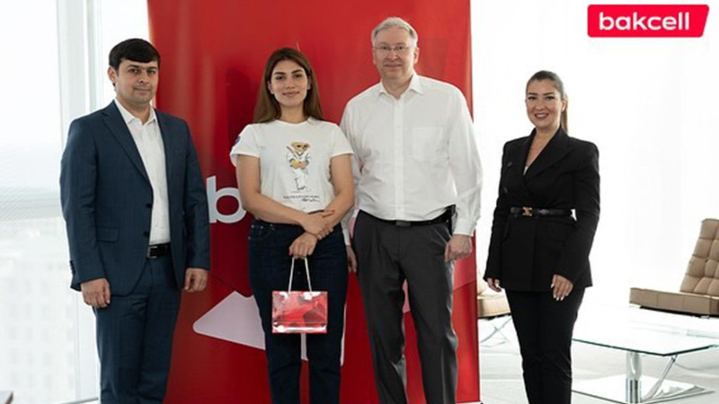 “Bakcell” şahmatçımıza hədiyyələr bağışlayıb