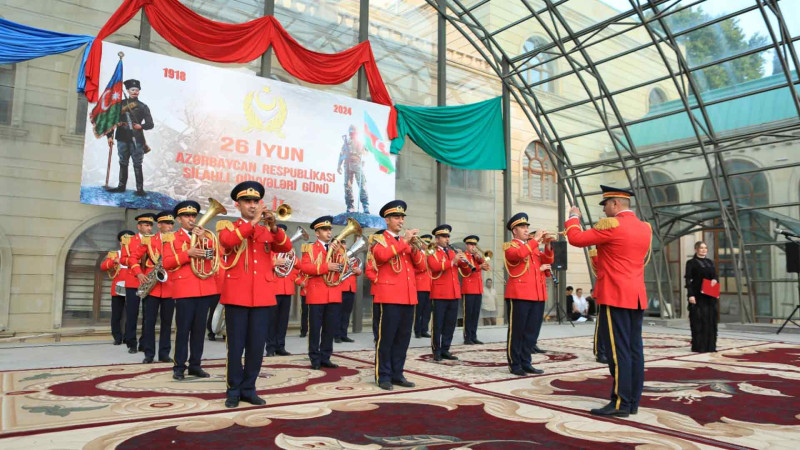 26 İyun – Azərbaycan Respublikasının Silahlı Qüvvələri Günü qeyd edilib