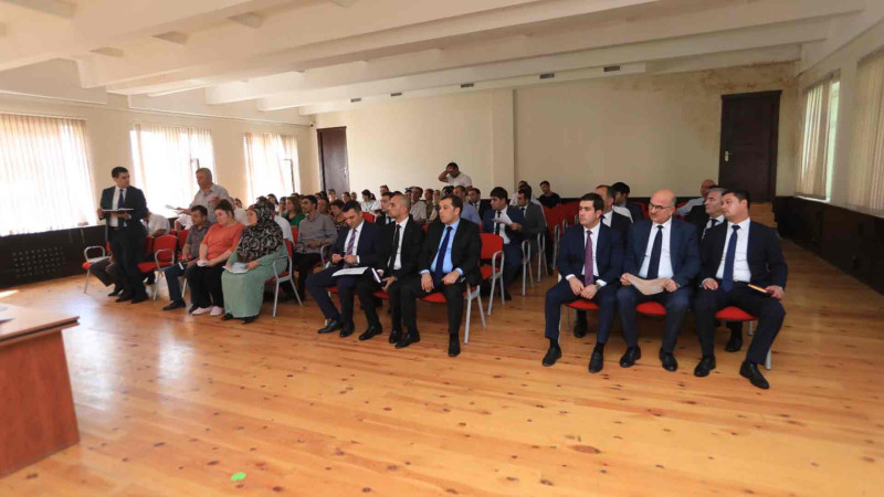 İcra başçısı sakinlərin müraciətlərini dinləyib