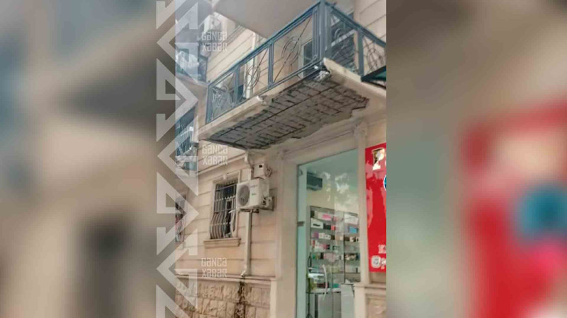 Binaların eyvanları sakinlər üçün təhlükə yaradır