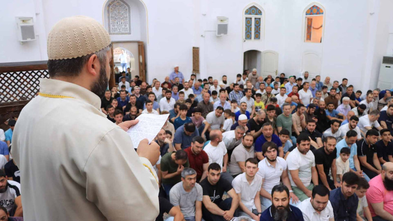 Qurban bayramı münasibətilə bayram namazı qılınıb