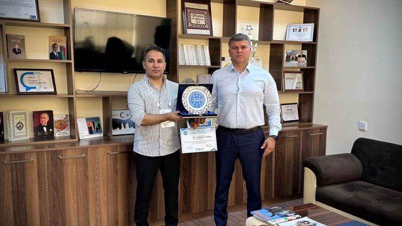 Əməkdar məşqçi hakim Anar Məmmədov mükafatlandırılıb