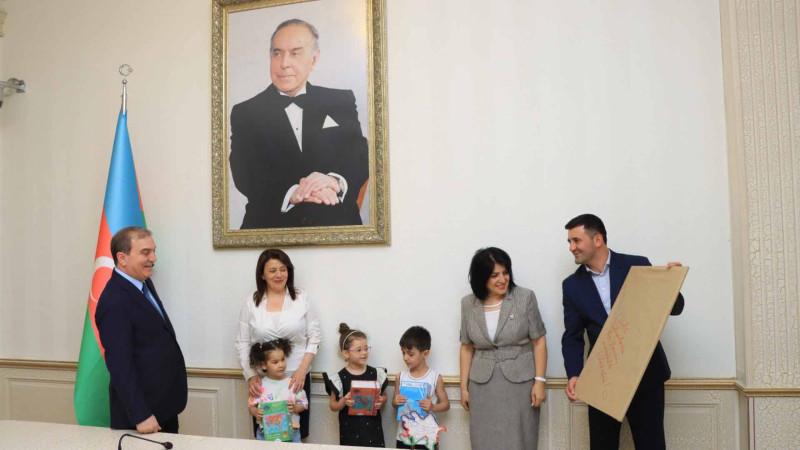 2 saylı Uşaq Bağçasının uşaqları şəhər başçısı ilə görüşüblər