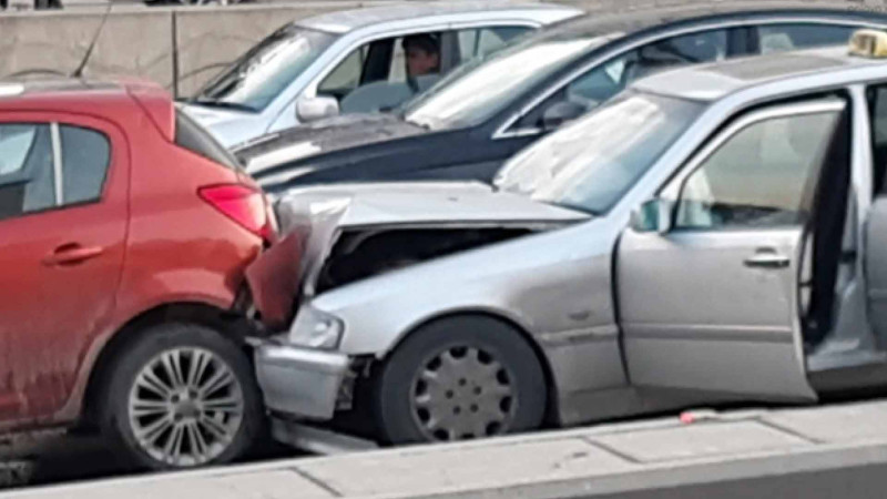 Şəhər ərazisində 4 avtomobil toqquşub
