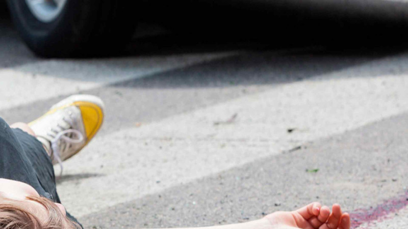 Maşın iki yeniyetməni vurub: biri vəfat edib