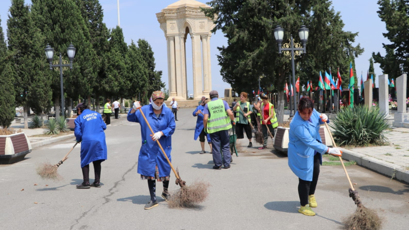 Şəhidlər xiyabanı və qəbiristanlıqda təmizlik işləri görülüb