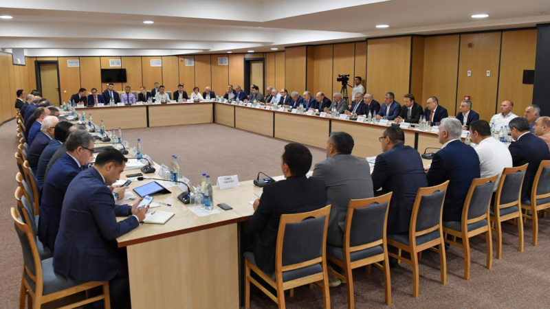 Mikayıl Cabbarov şəhərimizdə sahibkarlarla görüşüb